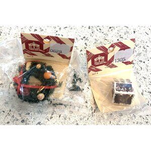 Dolls House Decorated Christmas Wreath & Gingerbread House Miniature 1:12